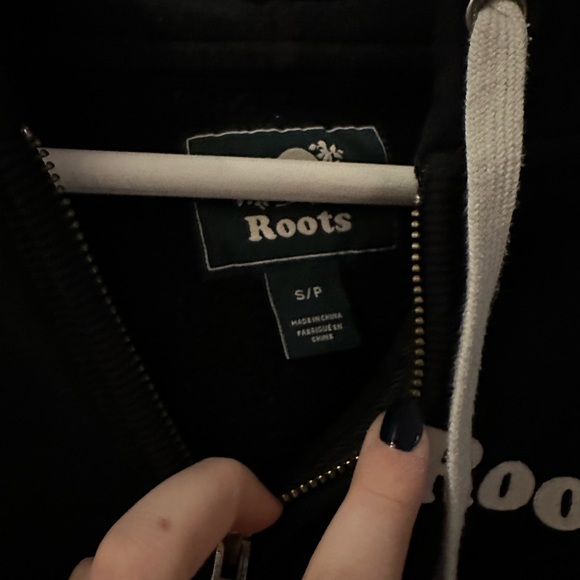 Roots zip up hoodie size S - Picture 3 of 3
